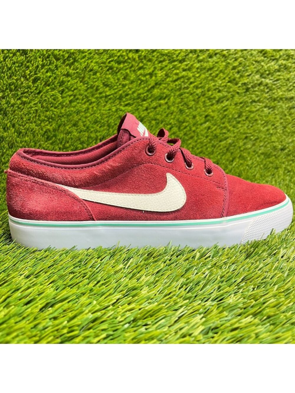 Nike‎ Toki Low Mens Size 9 Red White Athletic Skateboard Walking Shoes Sneakers